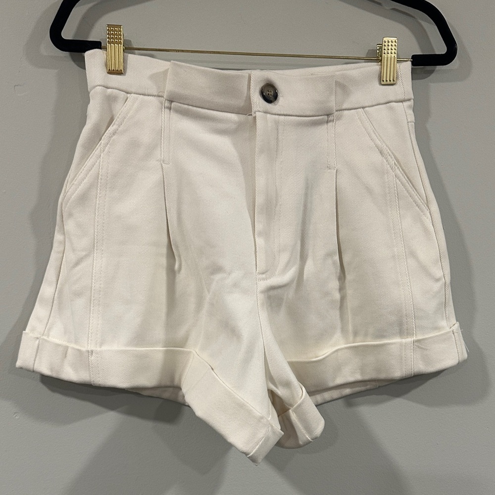 Zara Cream High-Waist Pleated Cuffed Shorts M